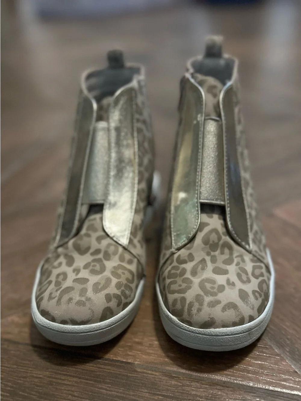 MIA Girls Leopard Print High-Top side zipper Boots in Taupe and Metallic Size 5M